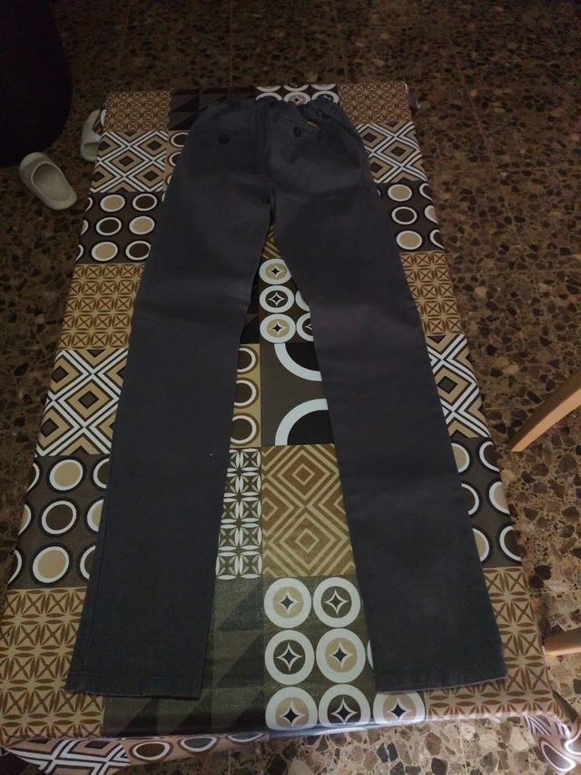 Pantalón vaquero para niño NO USADO