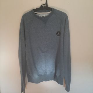 Sudadera de marca.