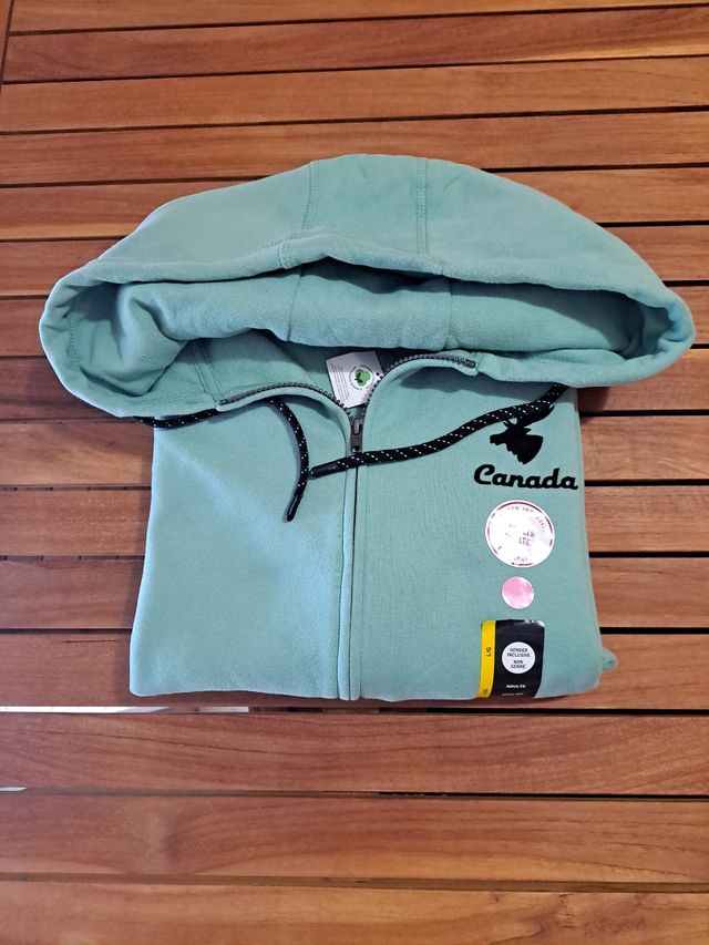 Sudadera chico. Sin estrenar.