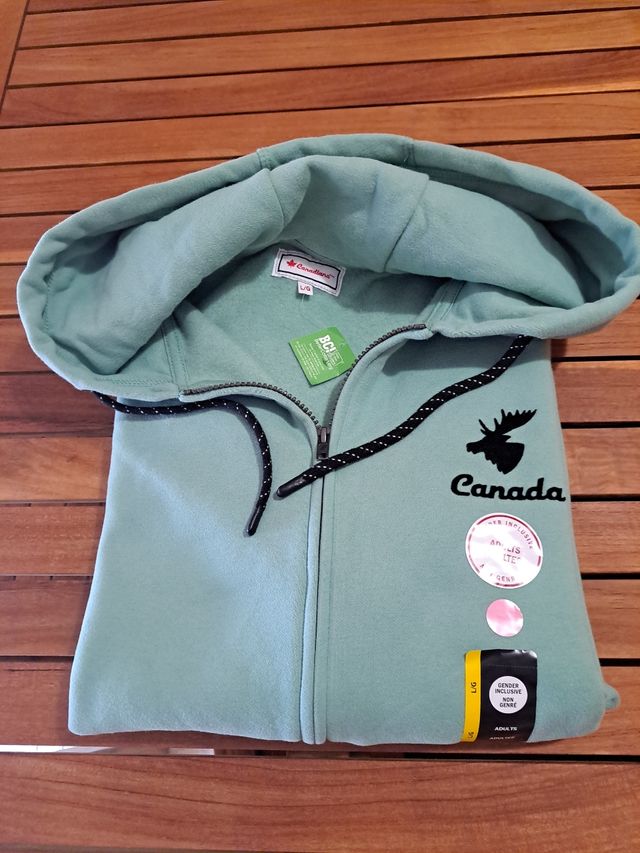 Sudadera chico. Sin estrenar.