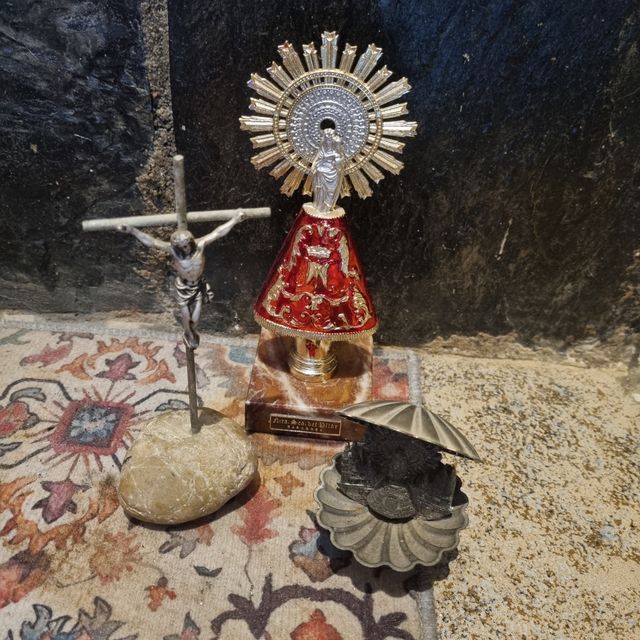 Lote religioso antiguo