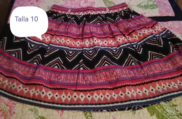 Lote Faldas niña talla 10 las tres cuatro euros