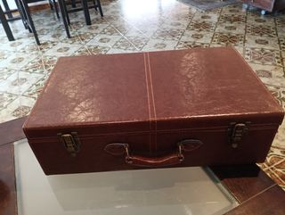 Maletín simil cuero a estrenar 