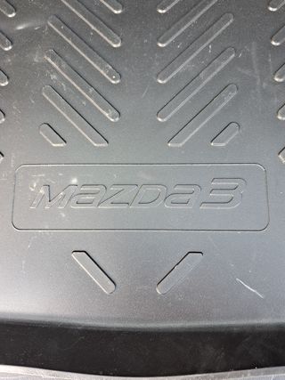 Alfombra de goma maletero Mazda 3