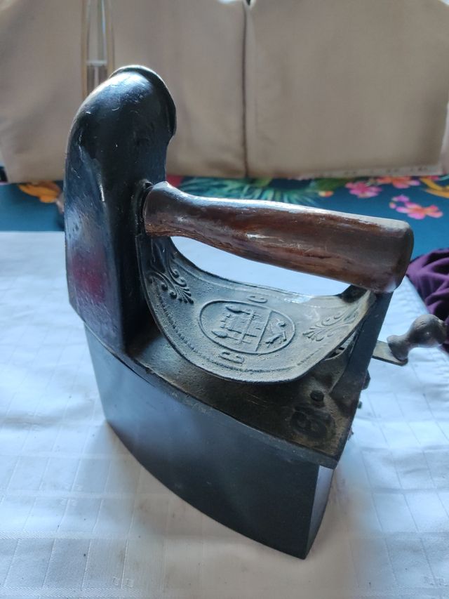 Plancha antigua de carbón