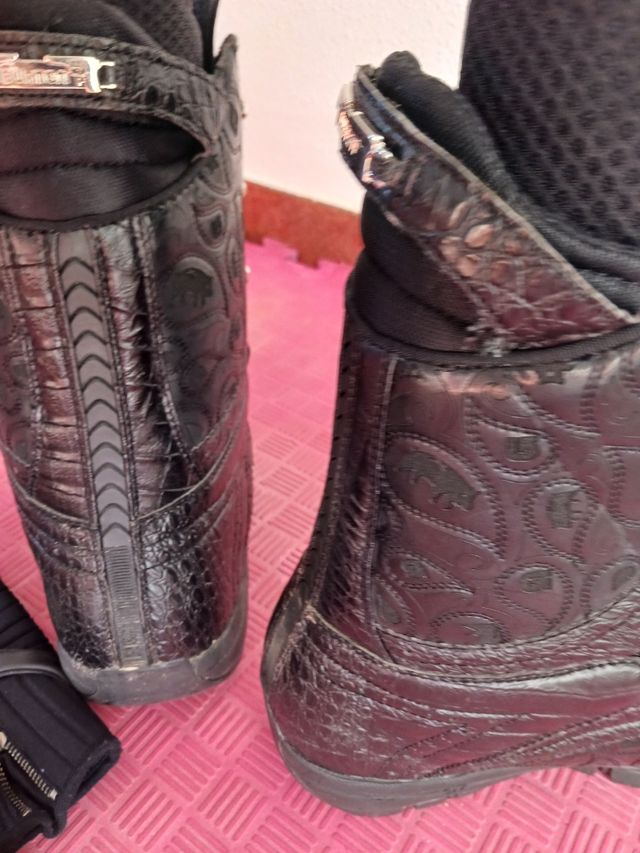 Botas y guantes para nieve