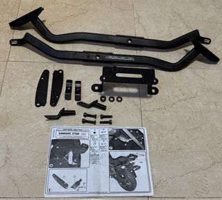 Z750S Soporte Base y Baul