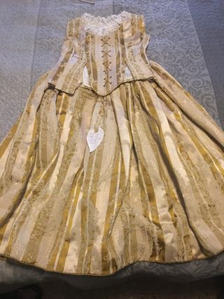 Traje fallera “baile” de regalo zapatos talla 35