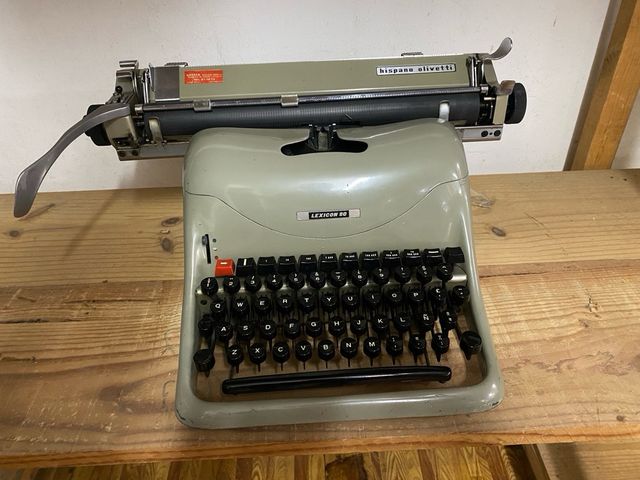 Maquina escribir hispanonolivetti