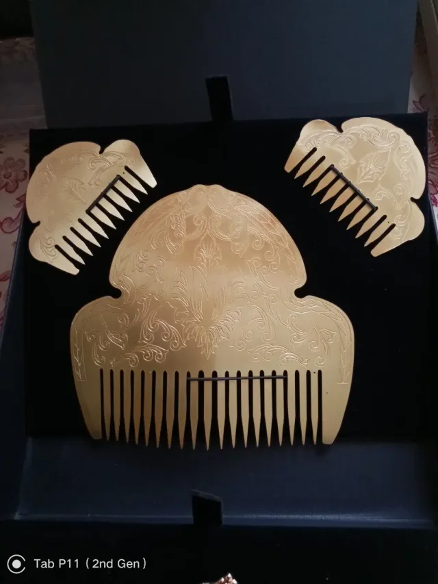 LOTE OFERTA Aderezo y peinetas fallera