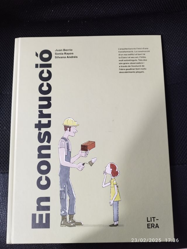 En construcció. Arquitectura. 