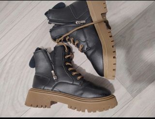 Stivaletti stringati foderati