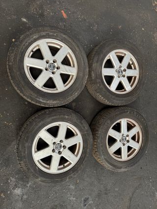 Llantas Volvo “17