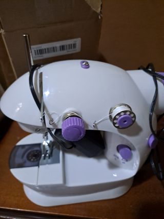 Máquina de coser pequeña