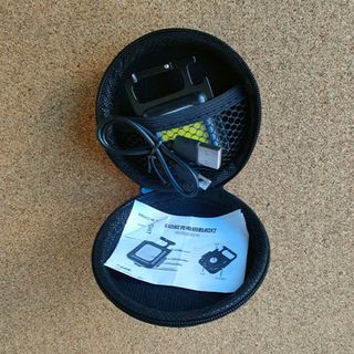 Mini Linterna LED + Estuche
