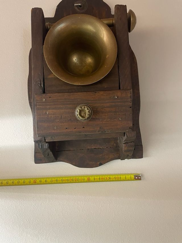 Mortero vintage y soporte pared