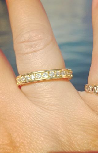Anillo laminado en oro de 18k