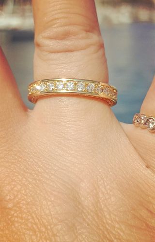 Anillo laminado en oro de 18k