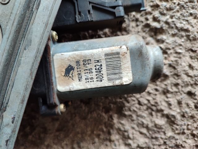 Elevalunas eléctrico Renault Clio III