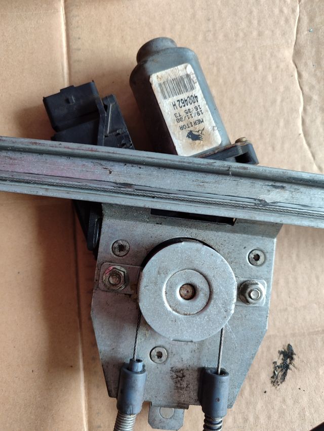 Elevalunas eléctrico Renault Clio III