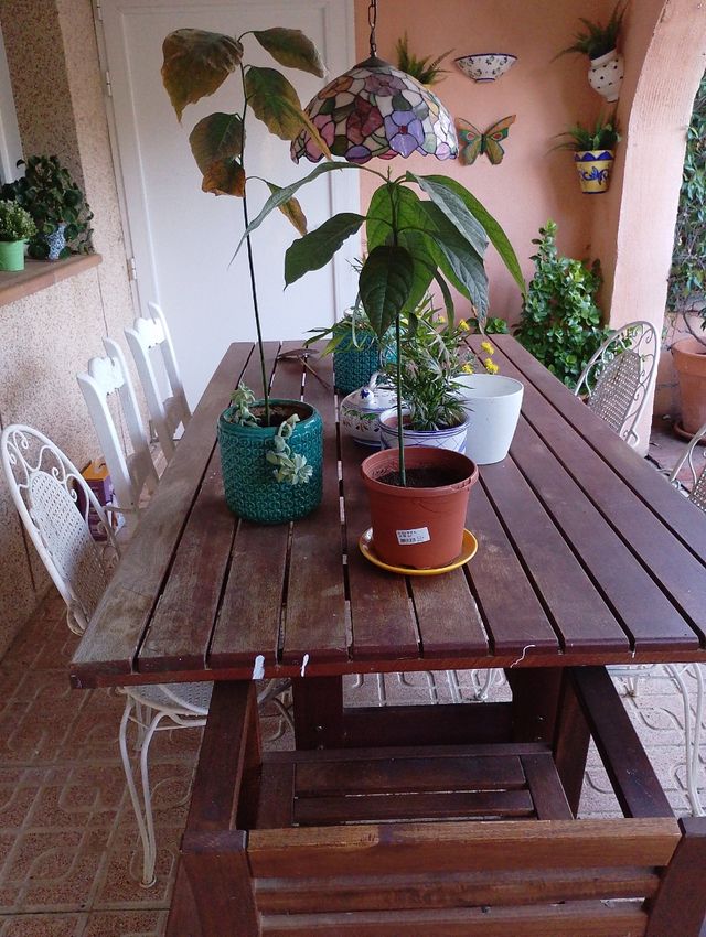 Mesa de jardín de madera