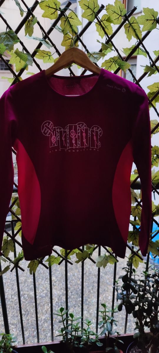 Camiseta chica,manga larga ,talla M,buen estado 