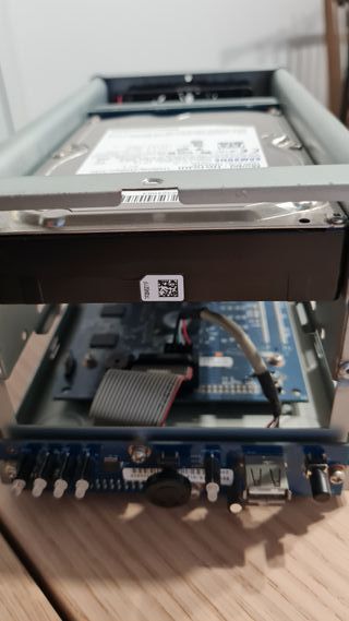 NAS disco duro en red 2 bahías y disco 1 Tb