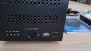 NAS disco duro en red 2 bahías y disco 1 Tb