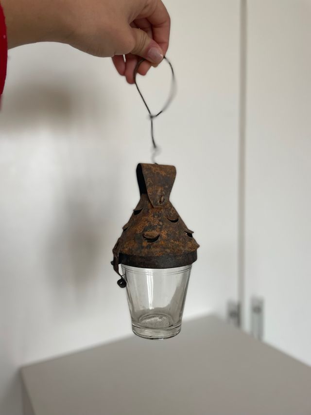Lanterna in metallo del XIX secolo