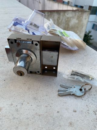 Cerradura puerta 40mm