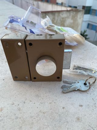 Cerradura puerta 40mm