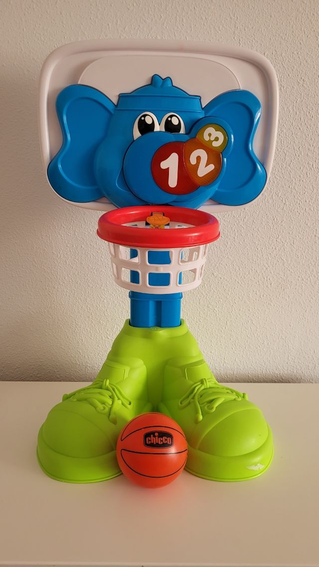 Baloncesto animado bebe