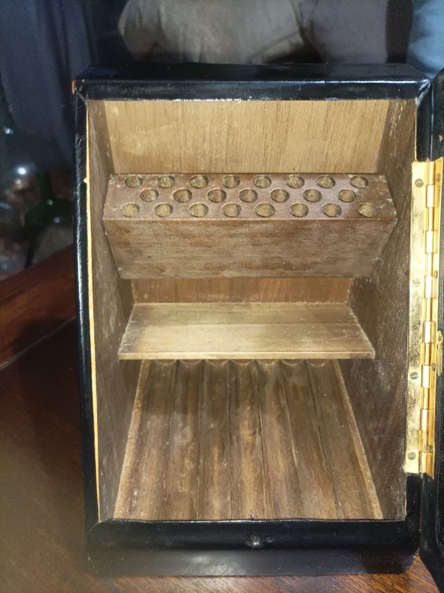 Espositore per sigari e sigari