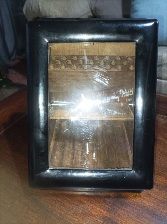 Espositore per sigari e sigari