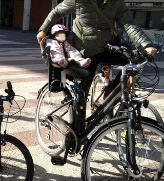 Silla bici porta bebe Hamax Siesta Regalo accesori