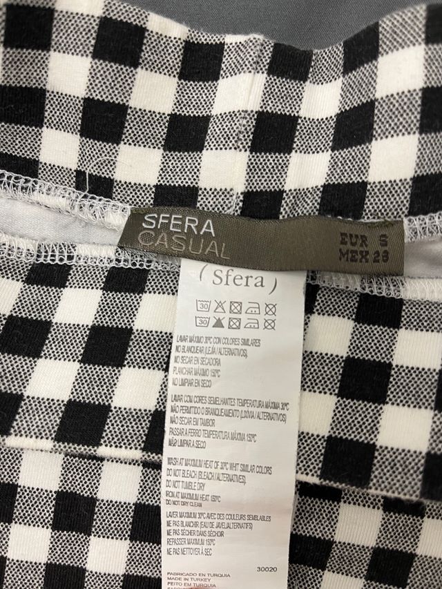 Falda Corta Cuadros Blancos y Negros