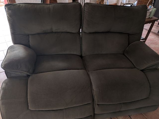 Sofá eléctrico reclinable conforama