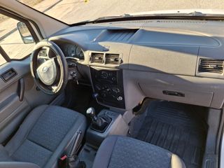 Ford Transit Connect 2005