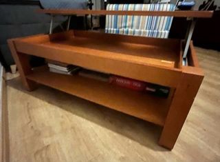 Mesa de centro elevable en madera