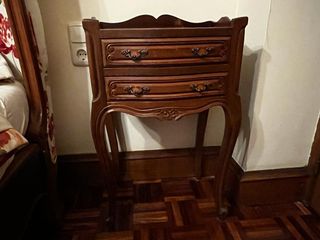 Cómoda y 2 mesillas de madera