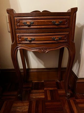 Cómoda y 2 mesillas de madera