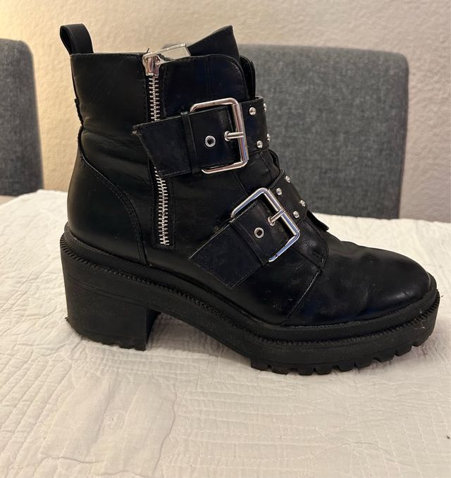 BOTINES STRADIVARIUS N 39
