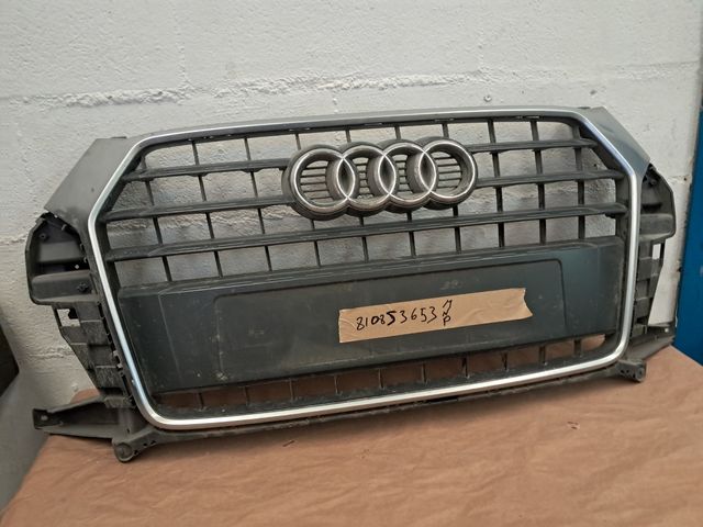 Rejilla delantera Audi Q3