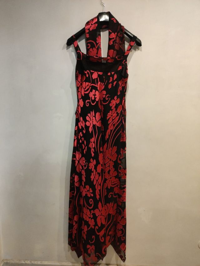 Vestido largo con fular