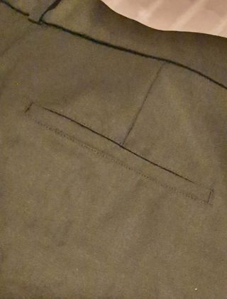 Falda negra de Zara.