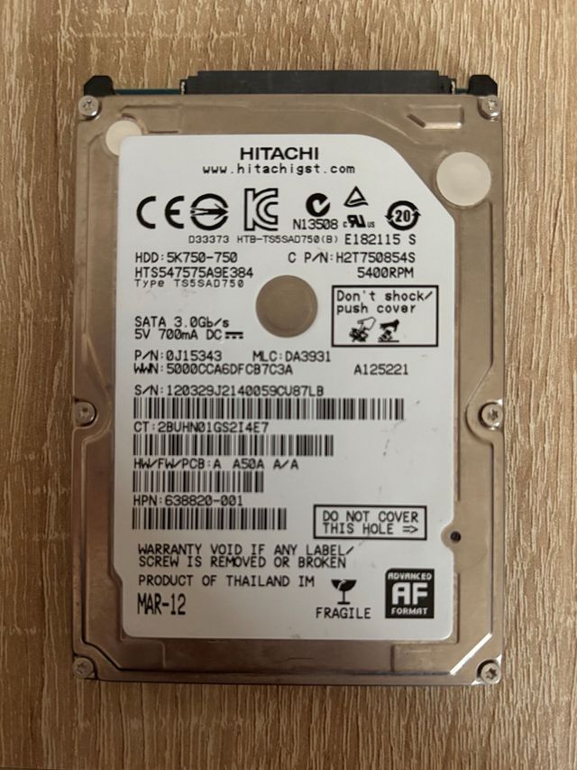 Hitachi Hard Disk HDD SATA 3 da 2,5" 750 GB