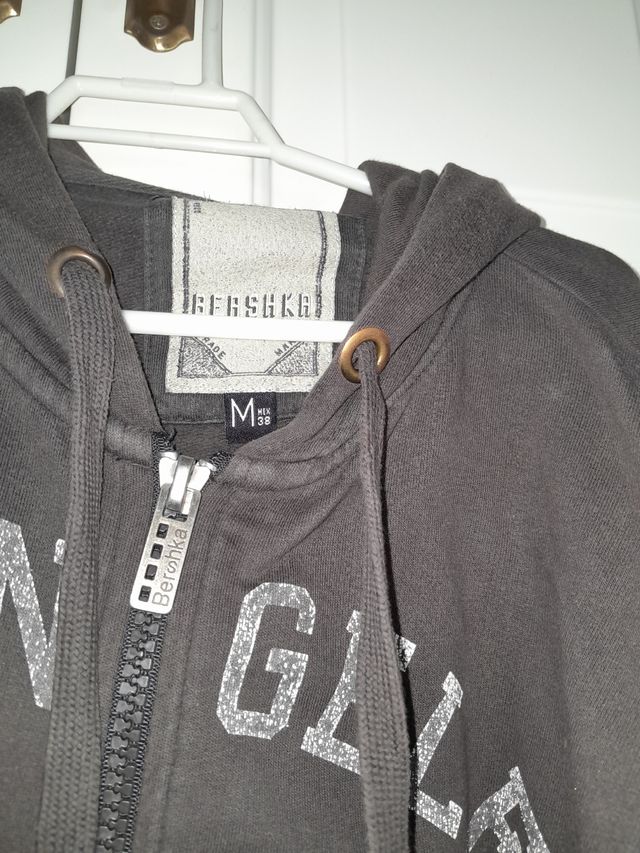 Sudadera con capucha negro y gris