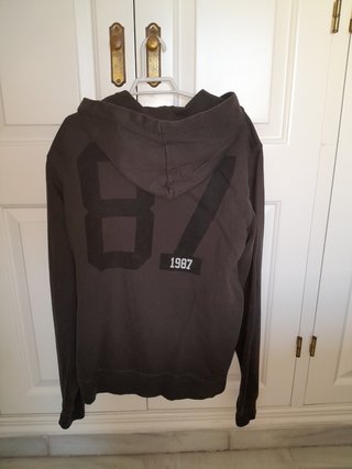 Sudadera con capucha negro y gris