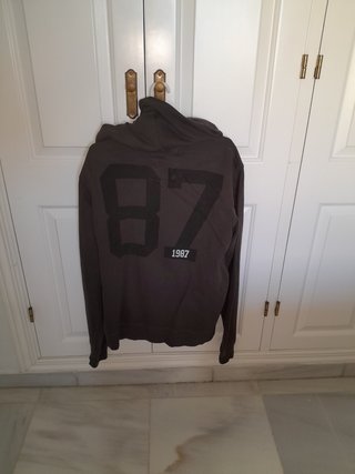 Sudadera con capucha negro y gris