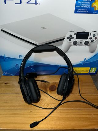 Play station slim 4 /2 mandos/ 3 juegos 